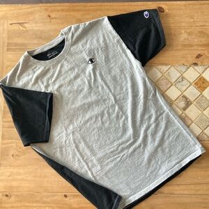 Champion T-Shirt. Sz. LG